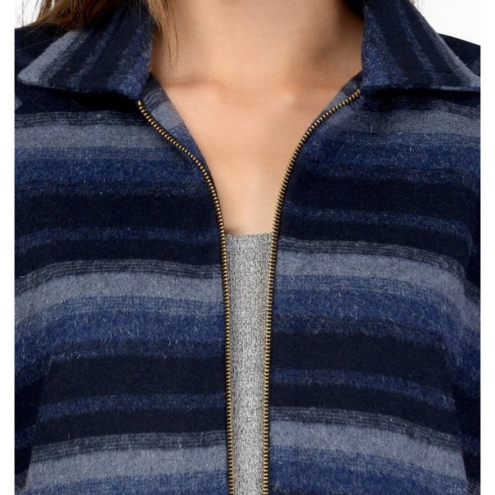 TOBI Cape Jacket - Picture 2 of 6
